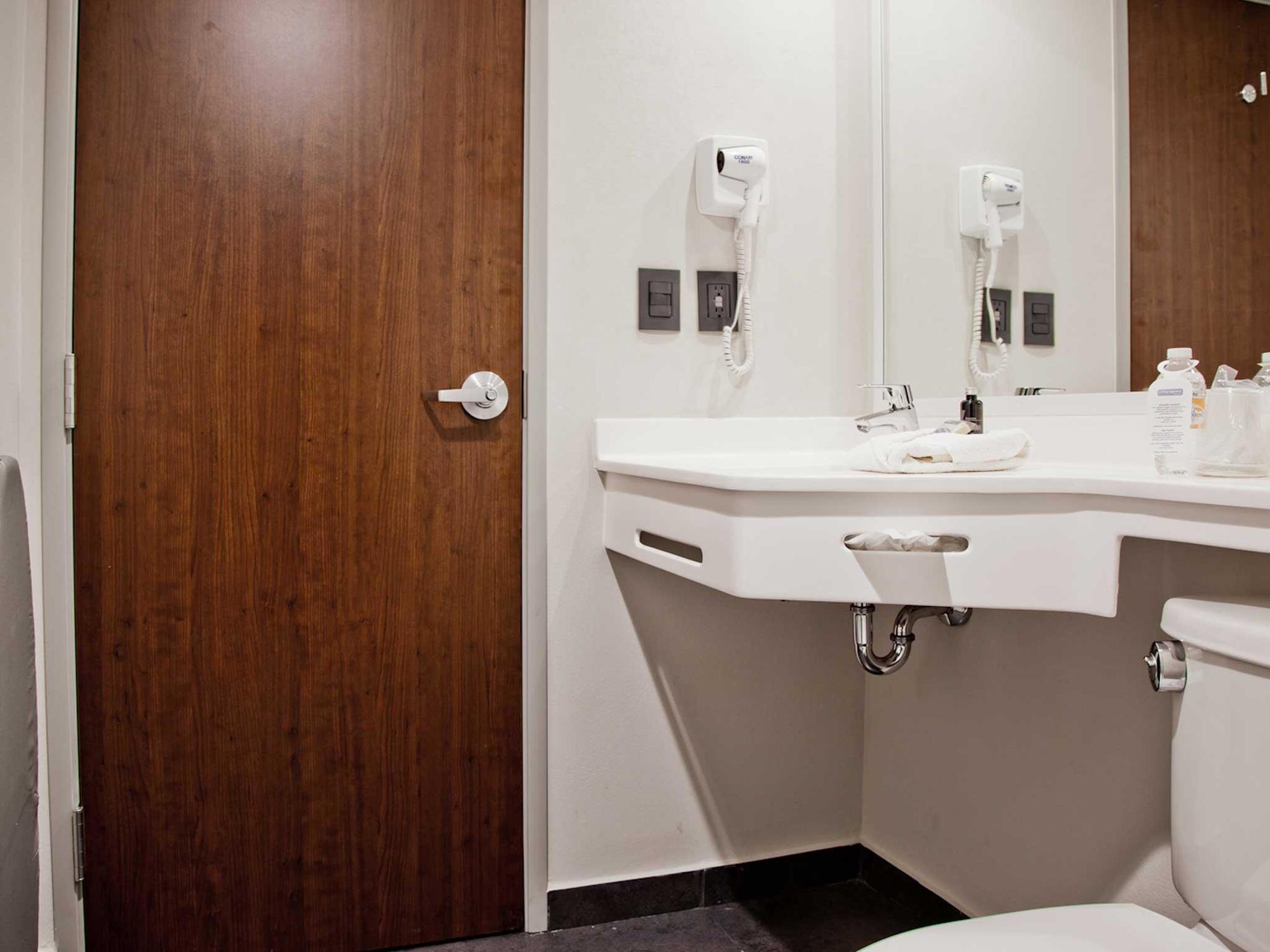Hotel Express By Marriott Guadalajara Palomar